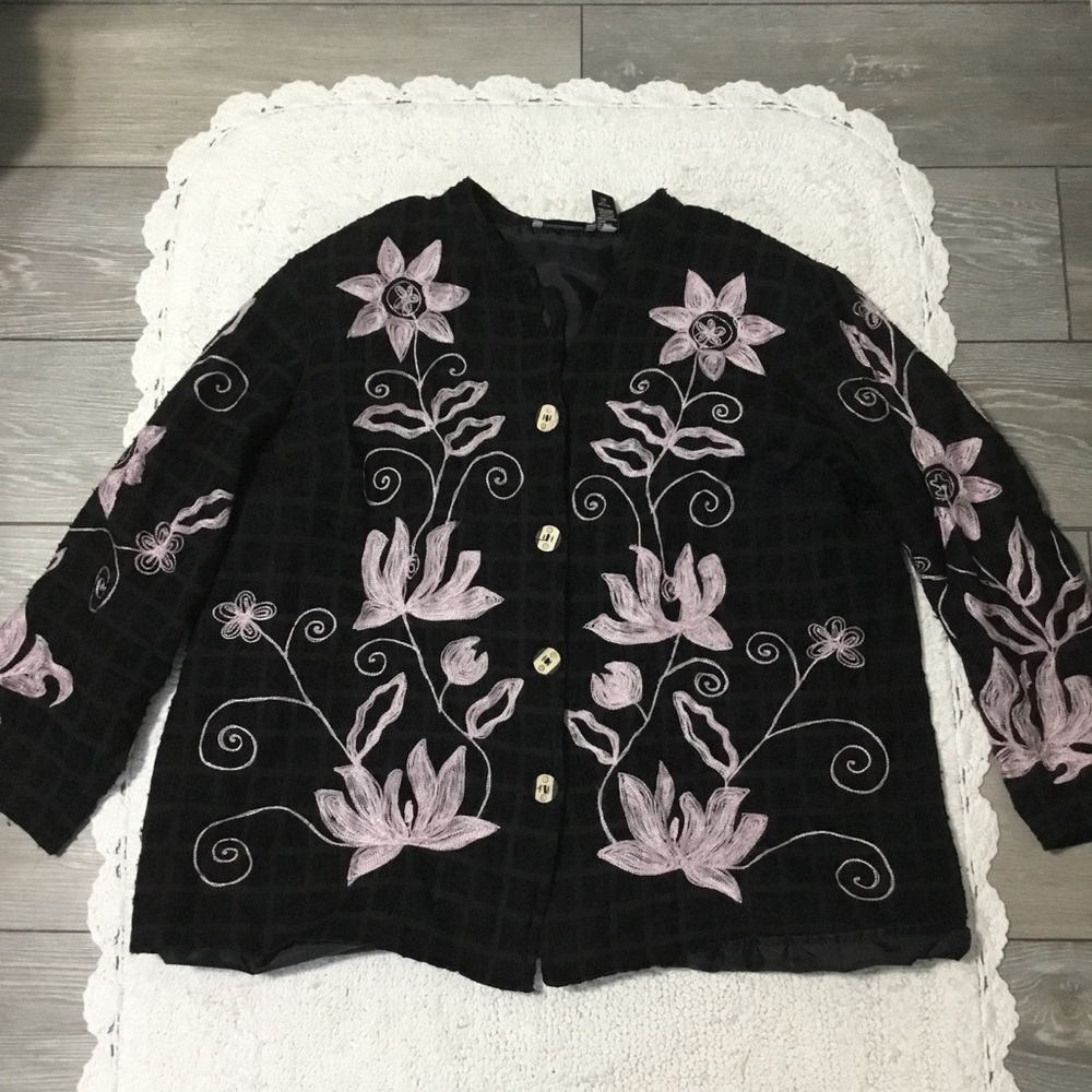 Maggie Barnes Black Pink Embroidered Flowers 2X Wearable Art Blazer Jack…